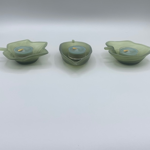 PartyLite Natures Garden Tealight Trio Green Frosted Glass Leaf Shapes - Picture 4 of 7